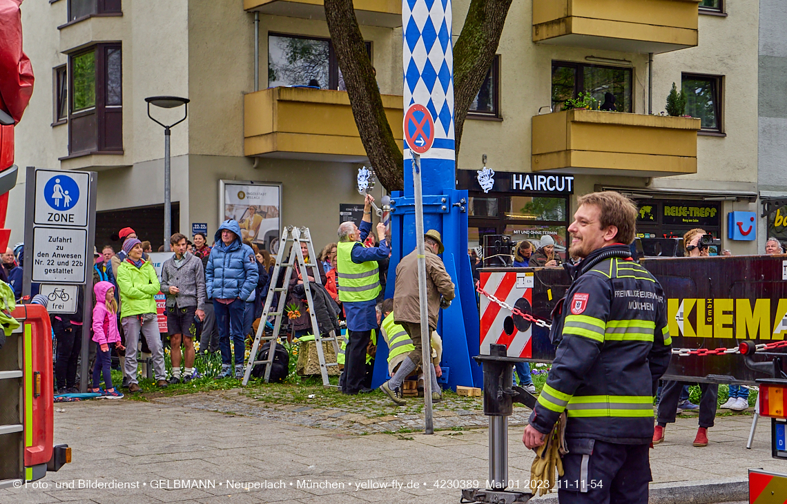 01.05.2023 - Maibaumaufstellung in Berg am Laim